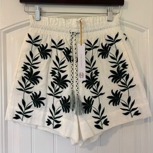 NWT House of Harlow Embroidered White and Dark Green Shorts With Pockets Size S